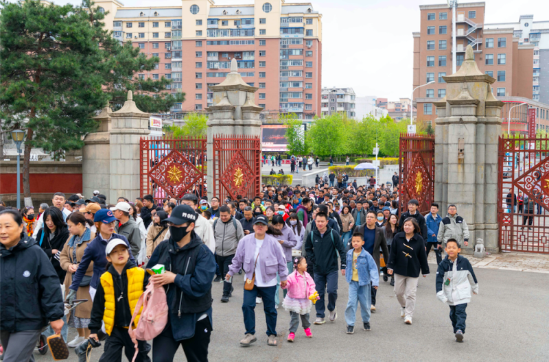 风景如何变场景――探析吉林“赏花游”的流量密码