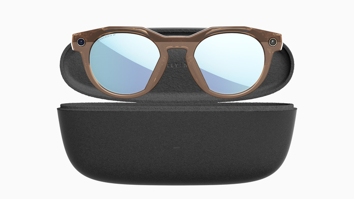 Meta 新眼镜来了！这次是 Oakley 的经典运动口味