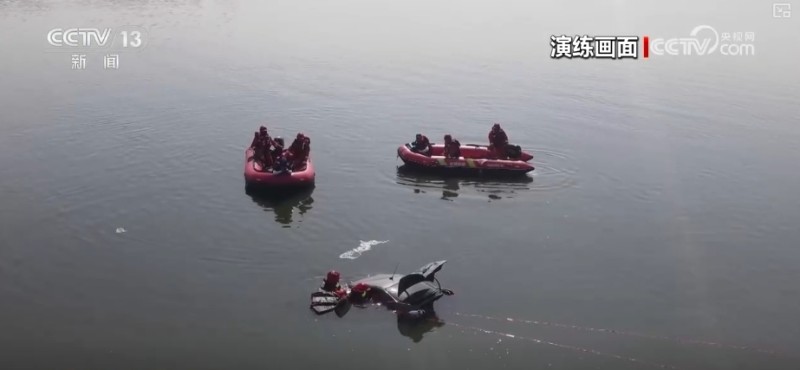 无人机侦察、智能救生艇、水下机器人……闻汛而动！AI赋能应急抢险救援