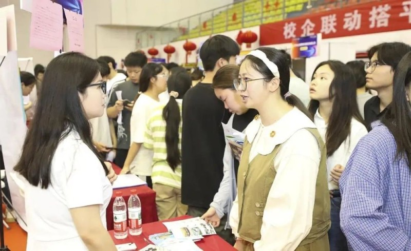 7点出发｜非法穿越秦岭并“纵火”、回怼网友？周某被查处！
