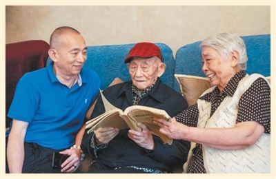 “能为老百姓冲锋在前，我特别骄傲”（时空对话）