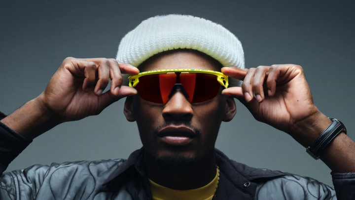 Meta 新眼镜来了！这次是 Oakley 的经典运动口味