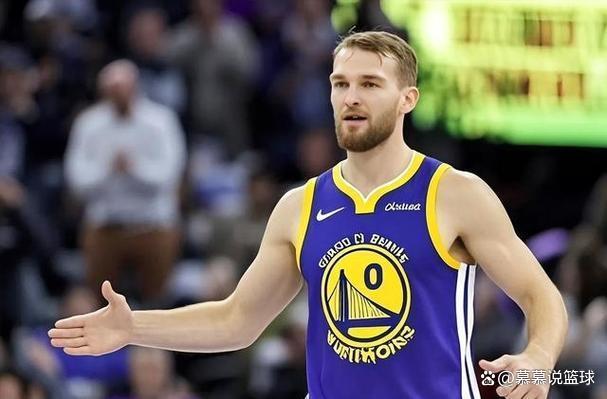 离开国王加盟勇士！20+7顶级内线辅佐库里冲冠，NBA真要大结局了