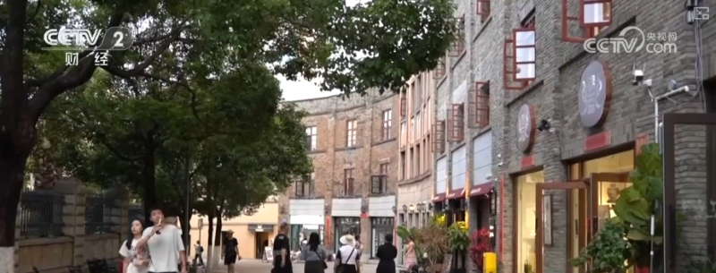 老街商圈展新颜！“老街区+非遗文创新业态”激活消费“青春活力”