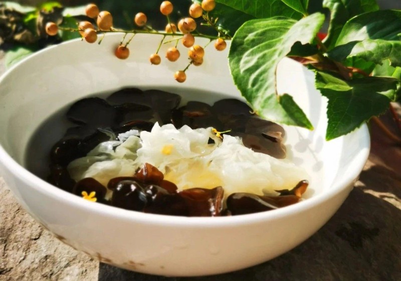 一盘凉拌菜让她全身“换血”保命！这三类食物是中毒的“重灾区”
