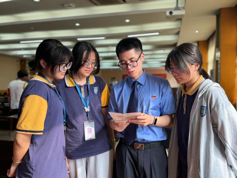 老骗局新变种 海外学子成电诈“猎物”