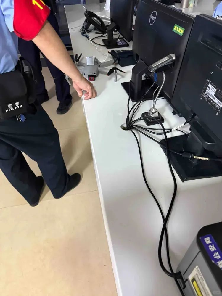 7点出发｜游客在滕王阁拍照遭无人机划伤，追查肇事机主！