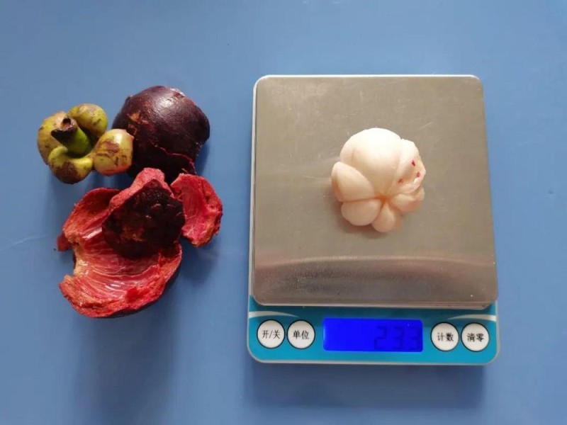 这种水果很贵 虽然好吃但营养价值一般 热量还很高……