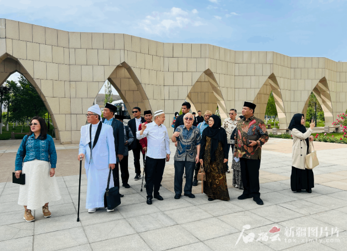 “中国新疆是一个充满活力和希望的地方”――印度尼西亚北苏门答腊省伊斯兰教代表团参访新疆