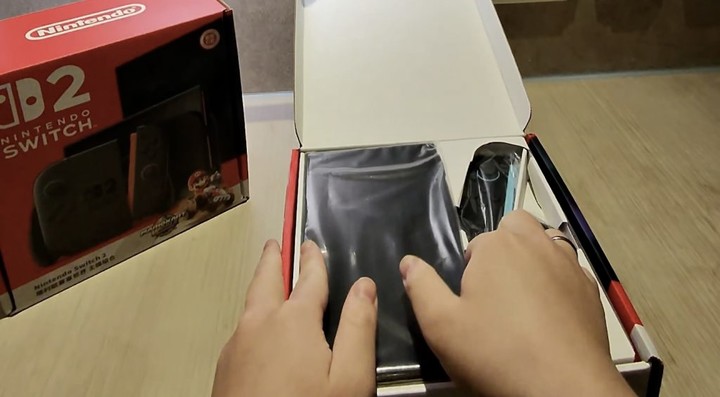 任天堂 Switch 2 开箱上手：画质有惊喜，但续航是大问题