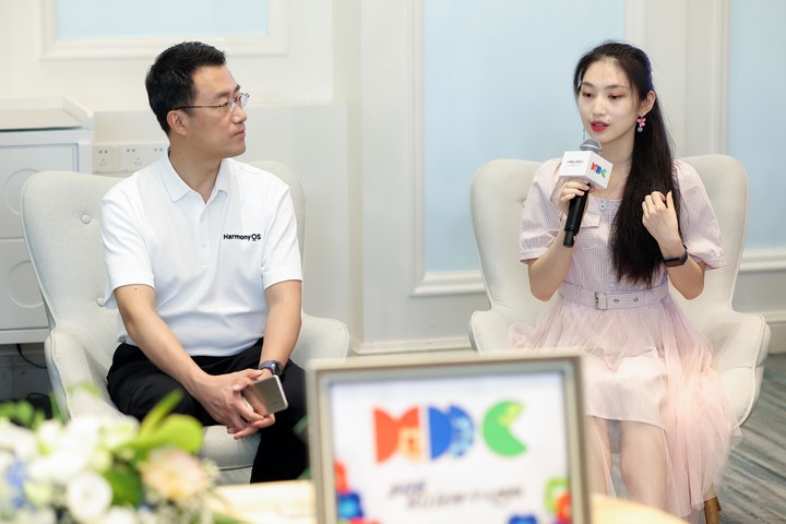 在 HDC，华为给每个「走得慢的人」留了座位