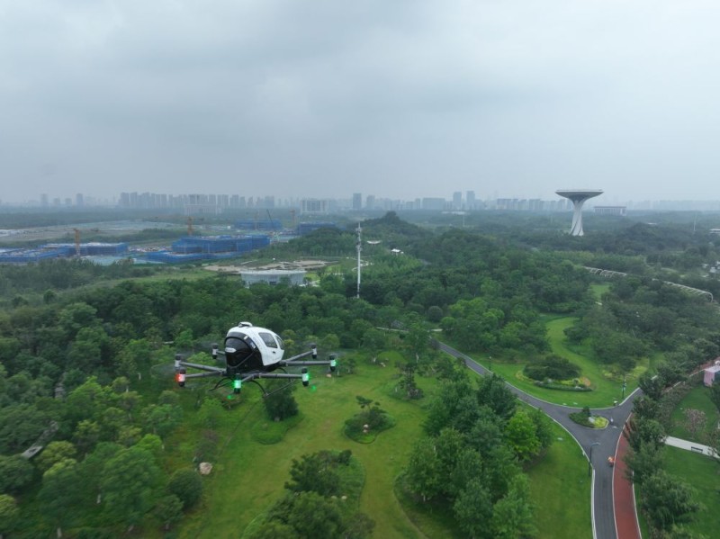 “穿越”场景看消费｜“穿越”城市公园看低空消费新场景