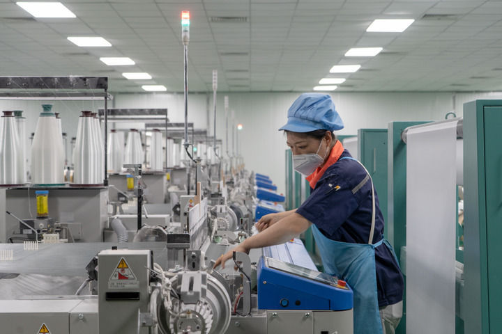中国经济样本观察・县域样本篇｜江西山区小县如何用一根“细丝”拉出百亿级产业？