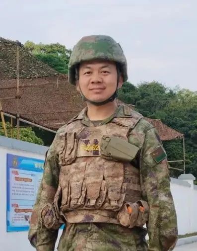 “妈，我是军人，求你让我再救一个！”