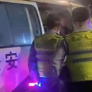 女子涉嫌酒驾被查获当场称“人大代表可以喝酒！”官方：责令辞职！