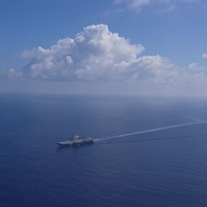 海军辽宁舰、山东舰航母编队完成实战化训练任务