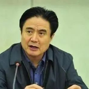 在海南省省长、海南省委书记等职务上，罗保铭非法收受他人财物，数额特别巨大