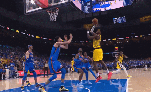 疯了，轰动NBA！布克创造历史最高年薪！7546万一年，比亚历山大还贵