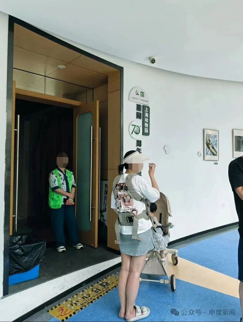 看丹观察丨父母喂10月龄婴儿喝奶被赶！网友：“文明观展”容不下一瓶奶吗？