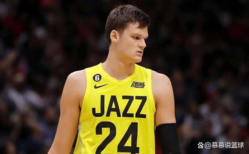 4换1！恭喜库里，NBA顶级内线加盟勇士，新首发五虎称霸NBA