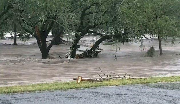 美国得克萨斯州中部洪水造成至少6人死亡 夏令营儿童失踪