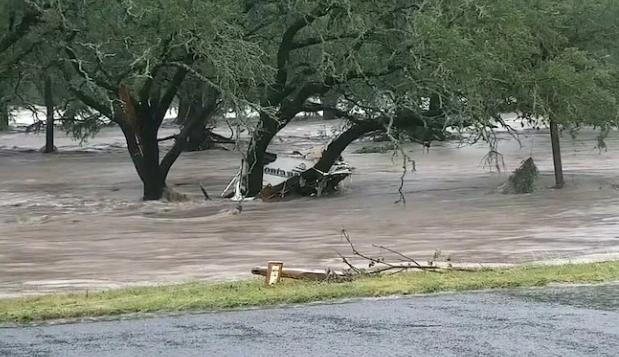 美国得克萨斯州洪灾已致27人死亡