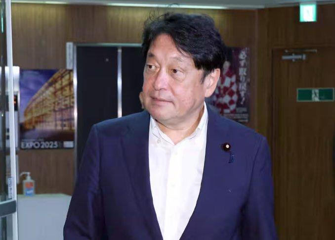 日本自民党高官:特朗普用一封信打发我们,极其无礼、强烈愤慨