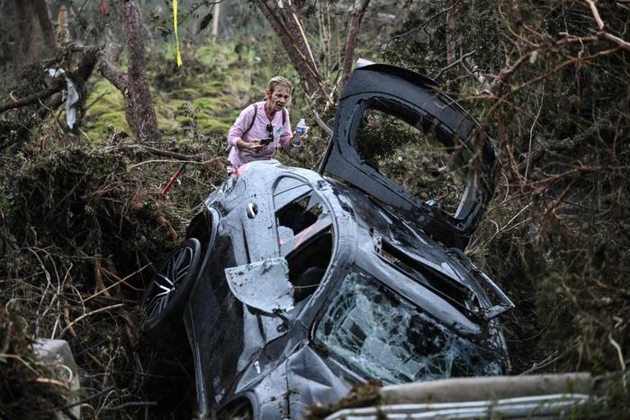 美国得州洪水已遇难104人失踪24人,预警何故失效?