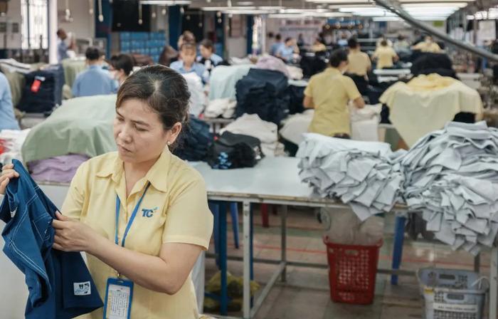 越南和美国提前达成贸易协定,本国企业纷纷质疑:究竟是利是弊?