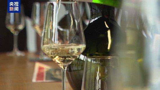 美加征30%关税进入倒计时 欧洲果农酒商担忧产品滞销