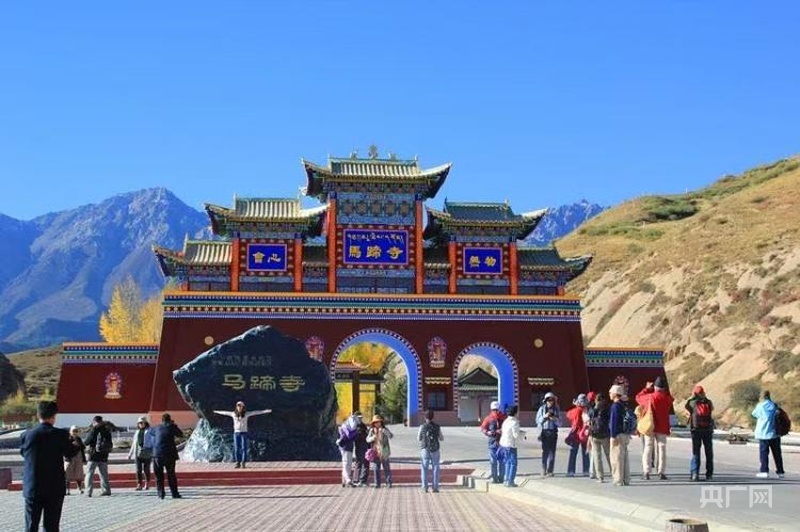 甘肃一景区设卡收“天价过路费”？官方回应：系项目推荐，现可自主购票
