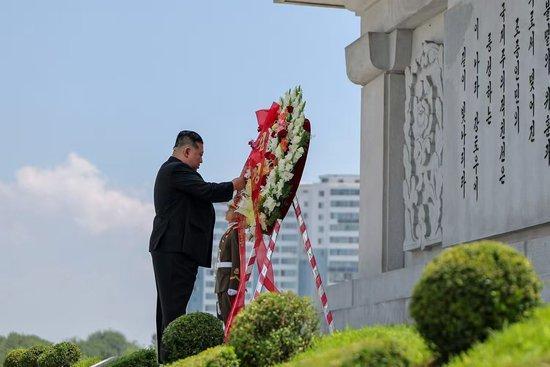 金正恩：“永志不忘中国人民志愿军烈士”