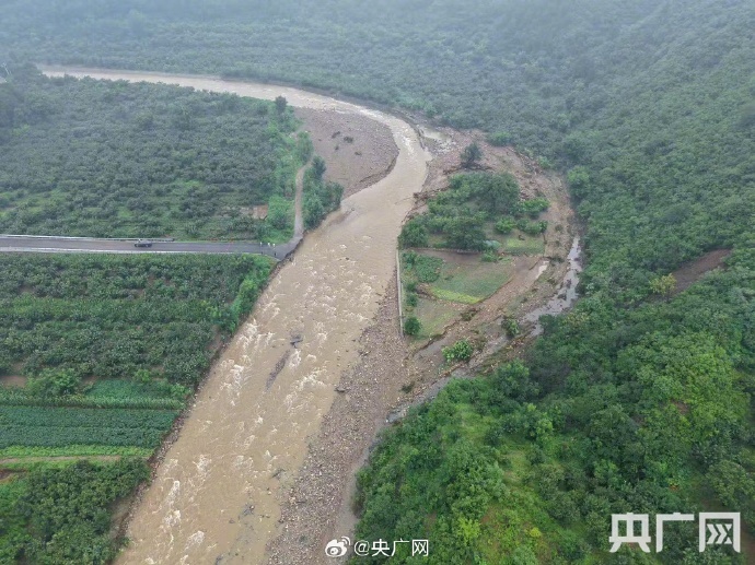 航拍洪水过后的北京密云村庄