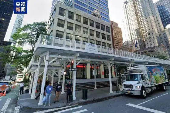 纽约曼哈顿发生枪击，警察在内至少6人中枪，嫌疑人已死亡！事发区域系黑石、NFL总部办公地