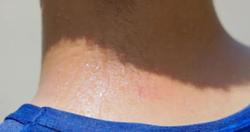 局地40℃以上！出门穿什么颜色衣服更凉快？