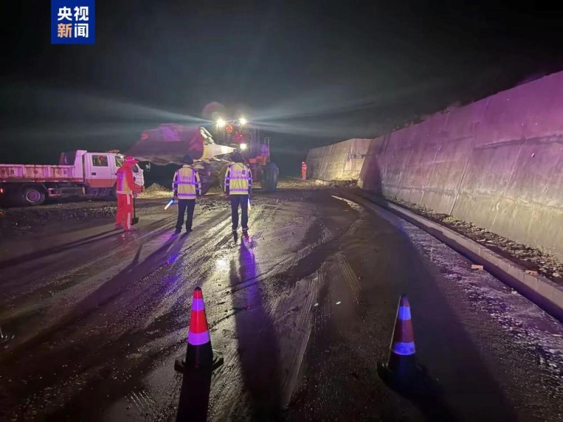 降雨导致青海部分路段交通受阻 交通部门紧急处置