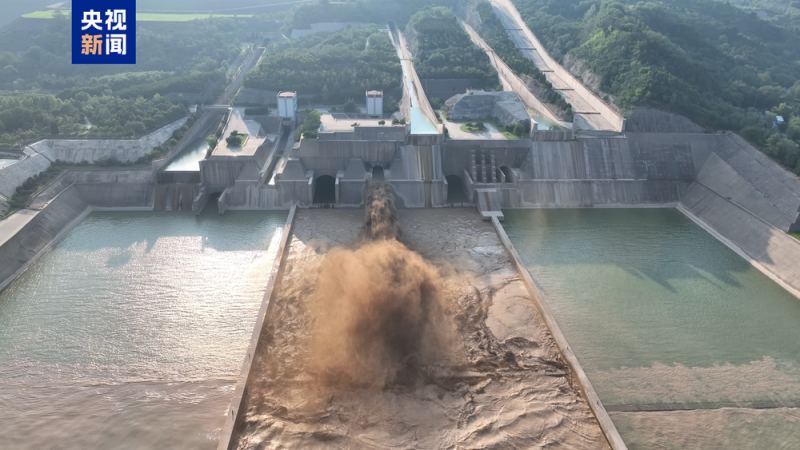 应对黄河上中游大量来水 小浪底水利枢纽开启泄洪运用