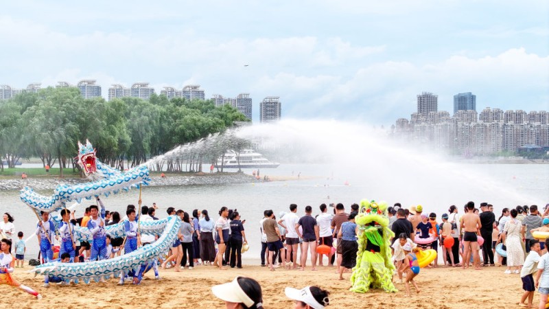 暑期消费乘“热”而上 夏日经济活力澎湃
