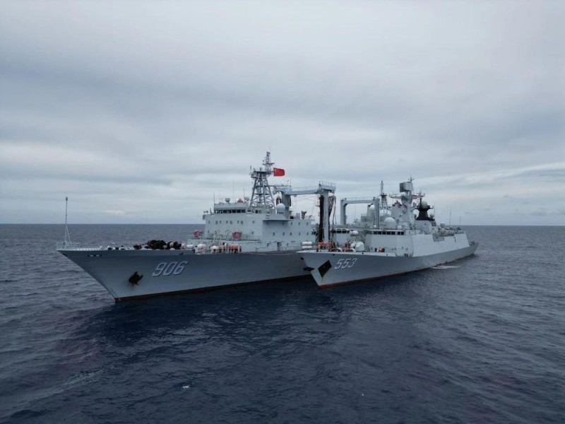 硬核浪漫！战舰劈波斩浪与彩虹同框 高清壁纸请查收