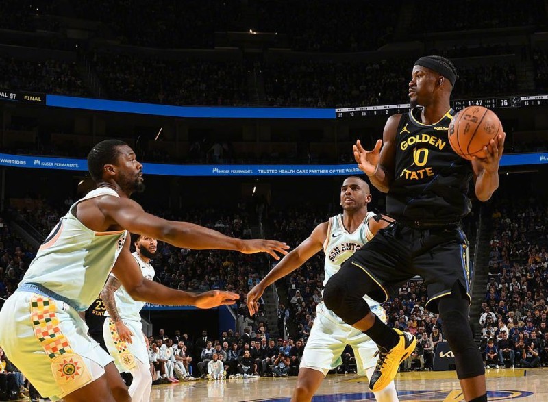 年薪5413万+5683万，将争冠球队慢慢拖垮！NBA被高估的超巨诞生