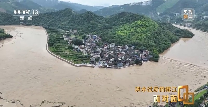 面对面丨8天3次洪峰 “村超”小城榕江如何战胜洪灾、恢复重建？