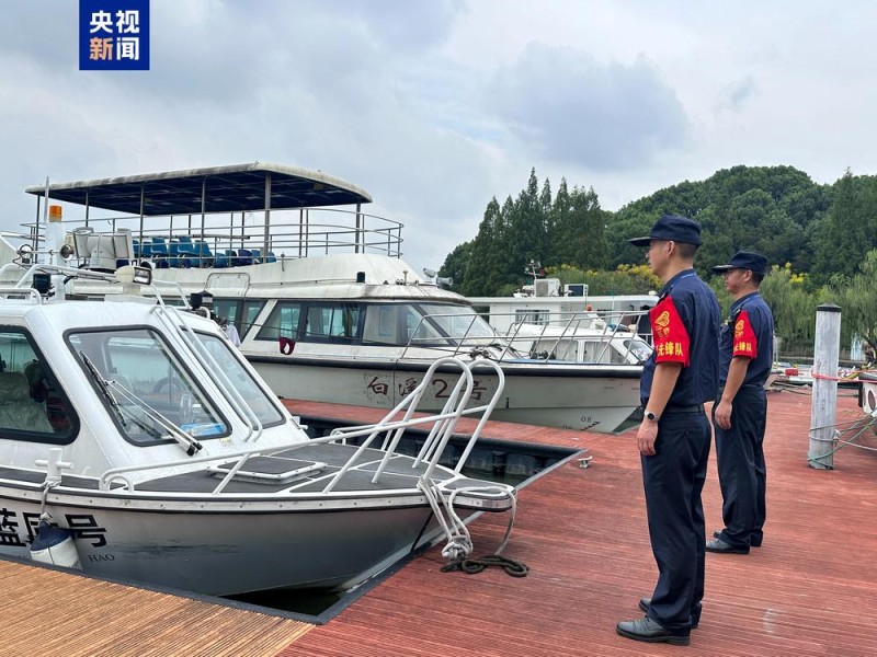 浙江宁波沿海拉响Ⅲ级防台警报 涉水工程有序停工