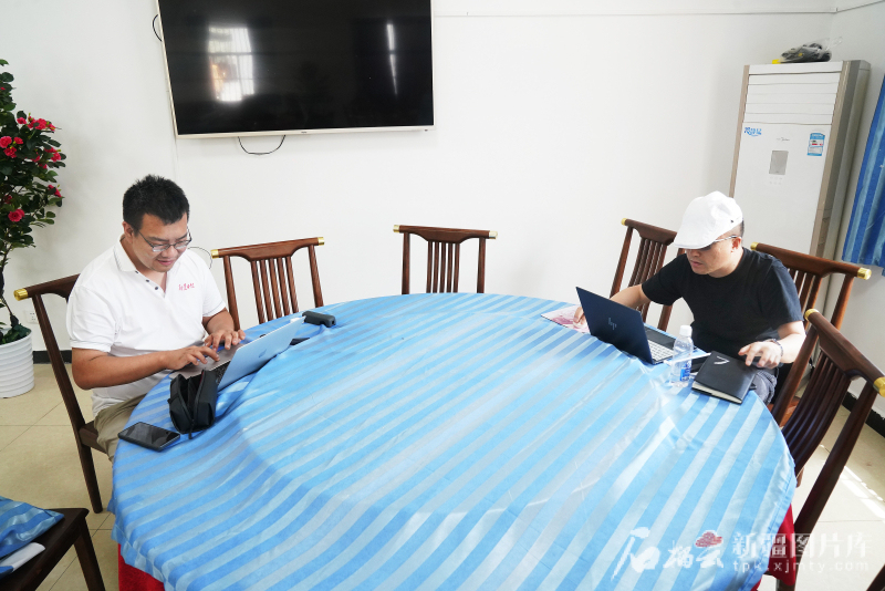 边关万里行・征途丨新疆故事是这样“出炉”的……