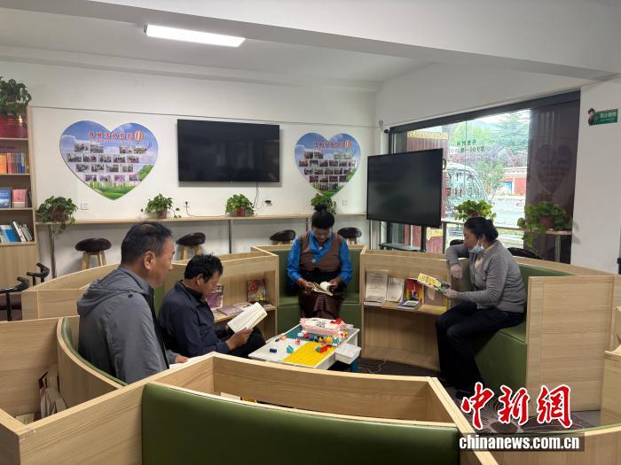 辉煌60年・我们的家园｜海拔3000多米的“一站式”便民服务什么样？ 西藏民众：很贴心