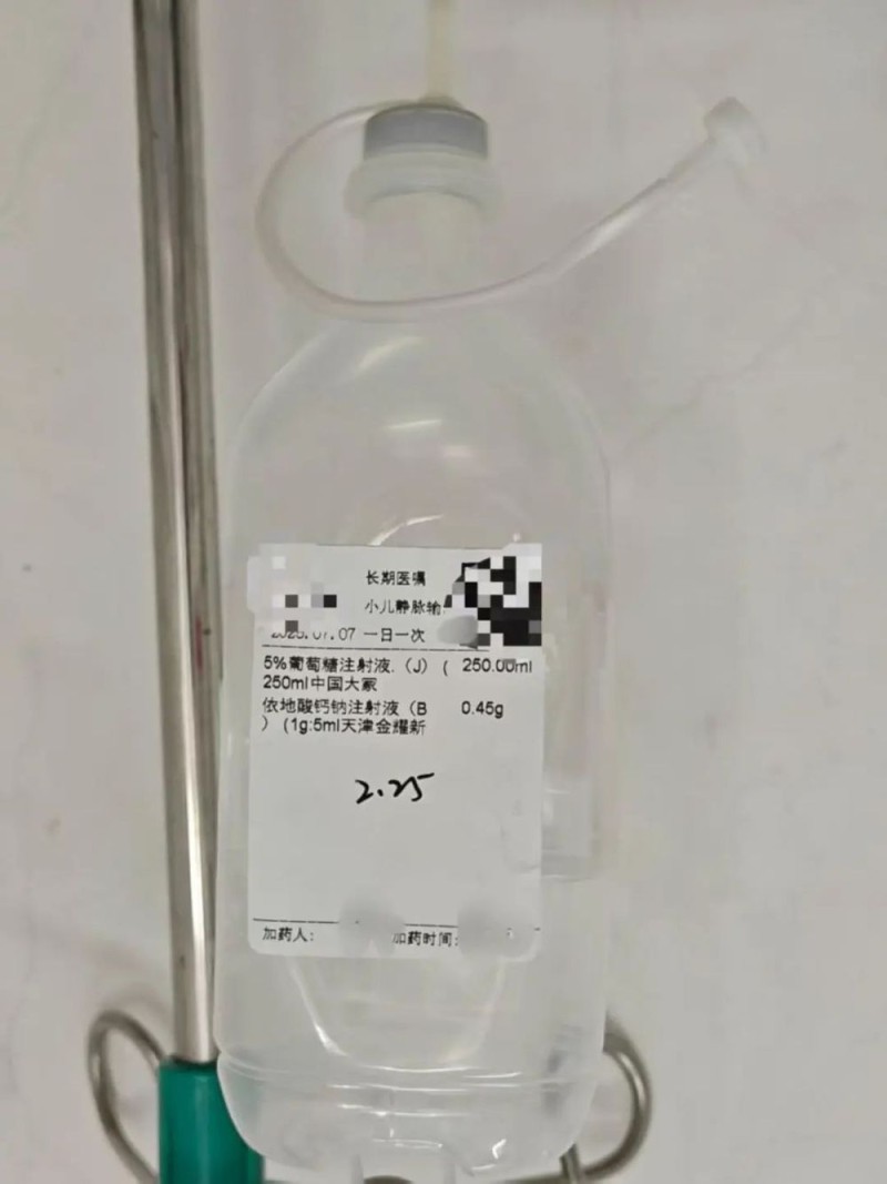 看丹观察丨“毒源”是什么？为何两地检查差距大？幼儿铅中毒事件诸多问题待解！