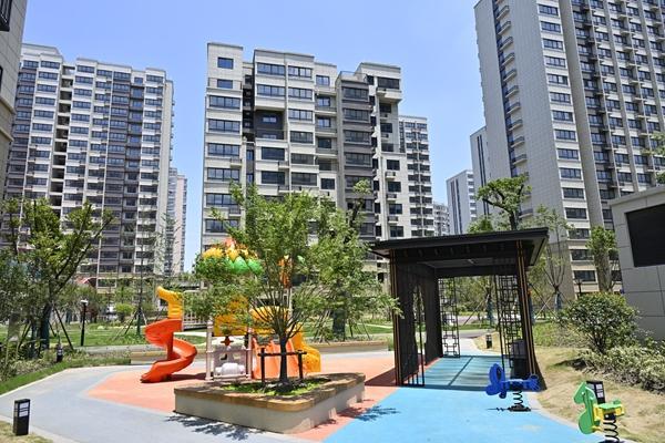 上海最大规模非成套“旧改”项目完成――告别“老破小” 居民原地喜搬新房