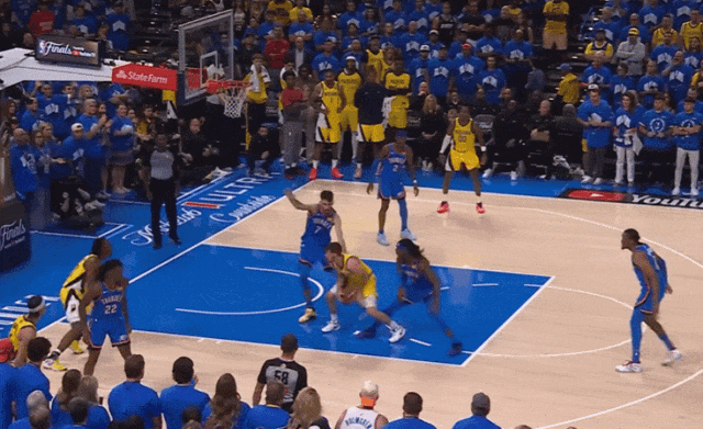 疯了，轰动NBA！布克创造历史最高年薪！7546万一年，比亚历山大还贵