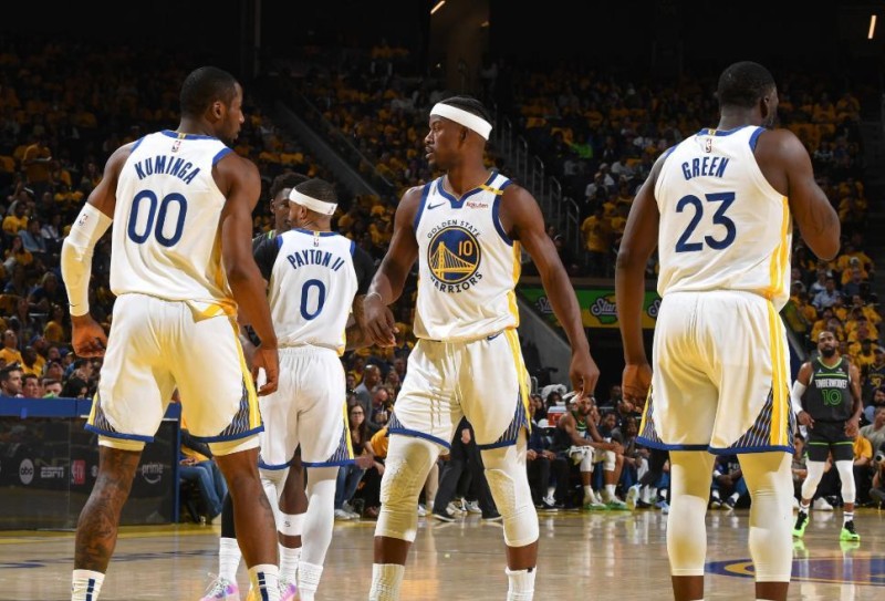 年薪5413万+5683万，将争冠球队慢慢拖垮！NBA被高估的超巨诞生