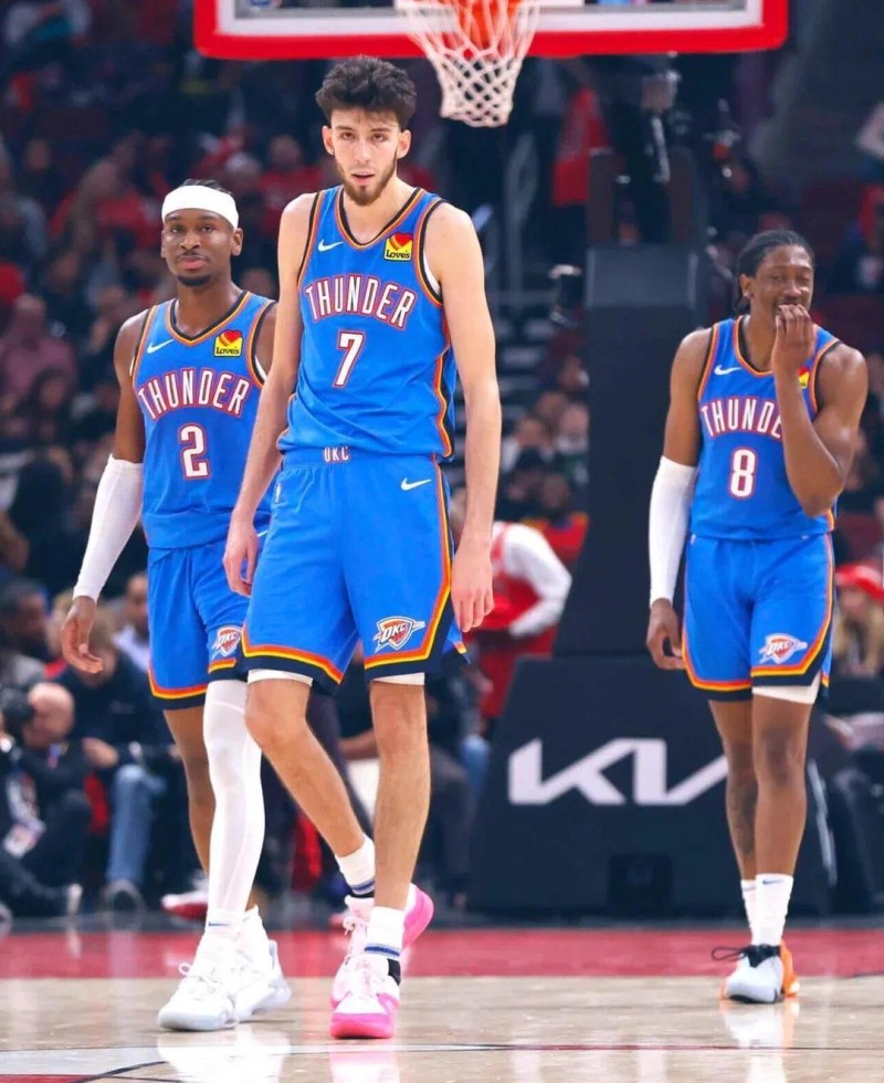 疯了，轰动NBA！布克创造历史最高年薪！7546万一年，比亚历山大还贵