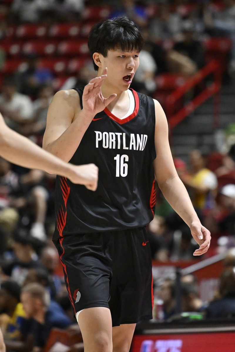 全面！杨瀚森NBA夏联首秀10分4板5助攻3封盖1抢断